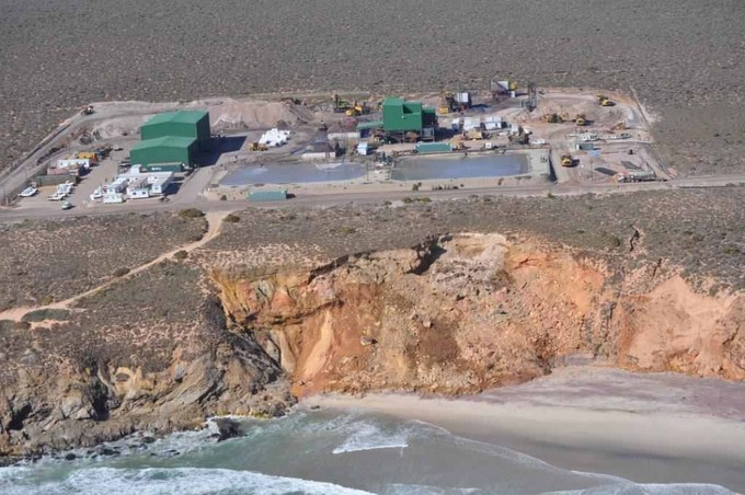 Photo of collapsed cliff at Tormin Mine