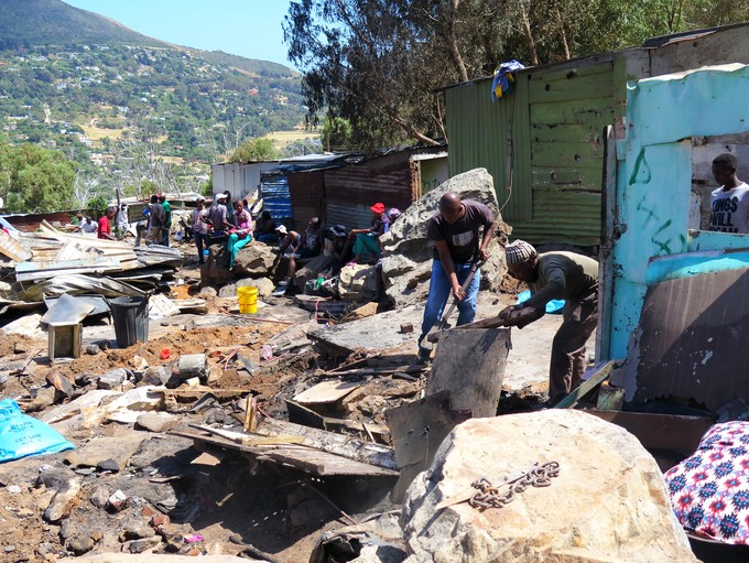 Photo showing the devastation of the fire in Imizamo Yethu.