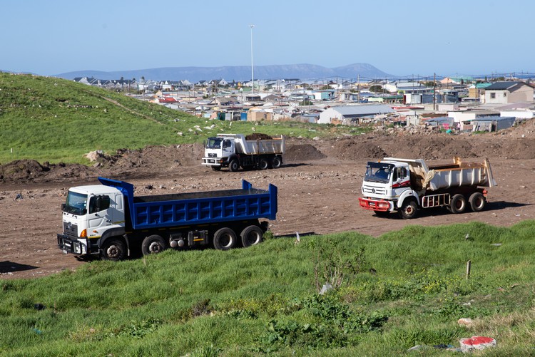 Photo of land clearing in Zwelitsha