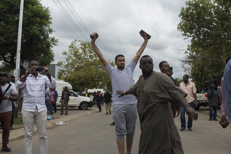 Photo of Somali immigrants arming themselves