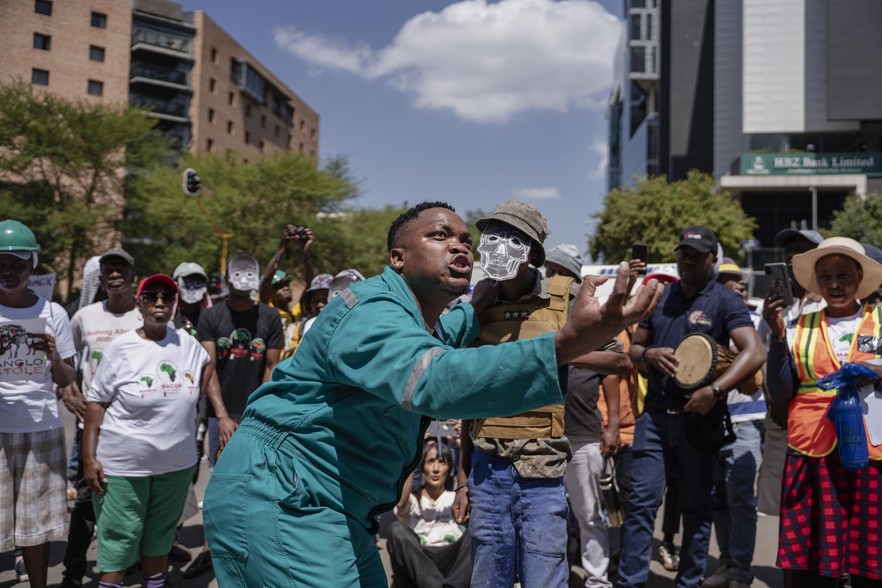 Summary image for article