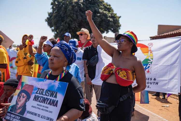 At the Dobsonville police station a moment of silence was held for victims of hate crimes and a list of names of gay people who had been murdered was read out.