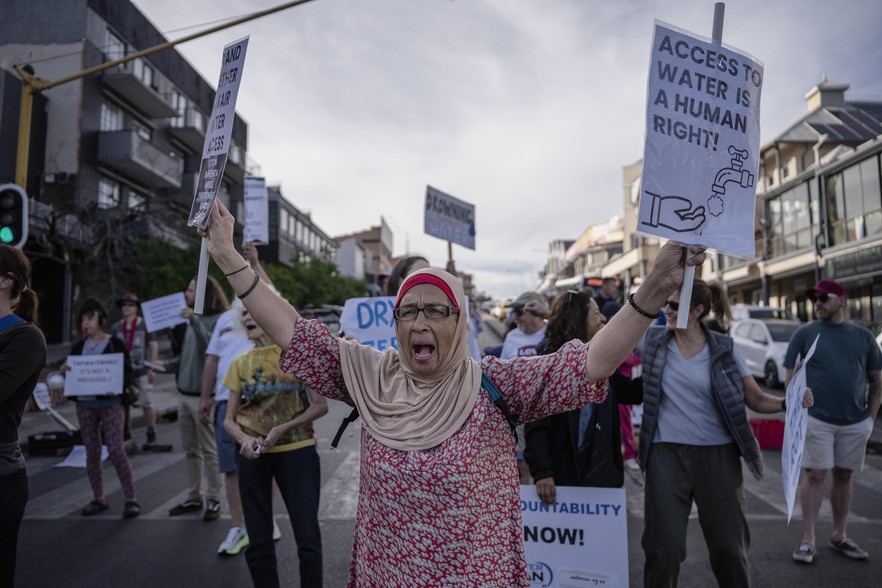 Summary image for article