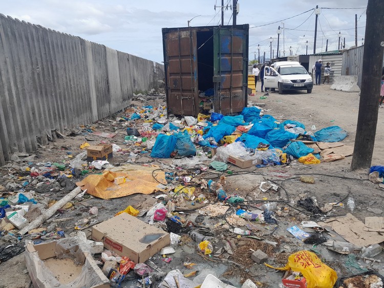 Cape Town neighbourhood is buried in rubbish