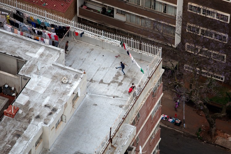 Summary image for article