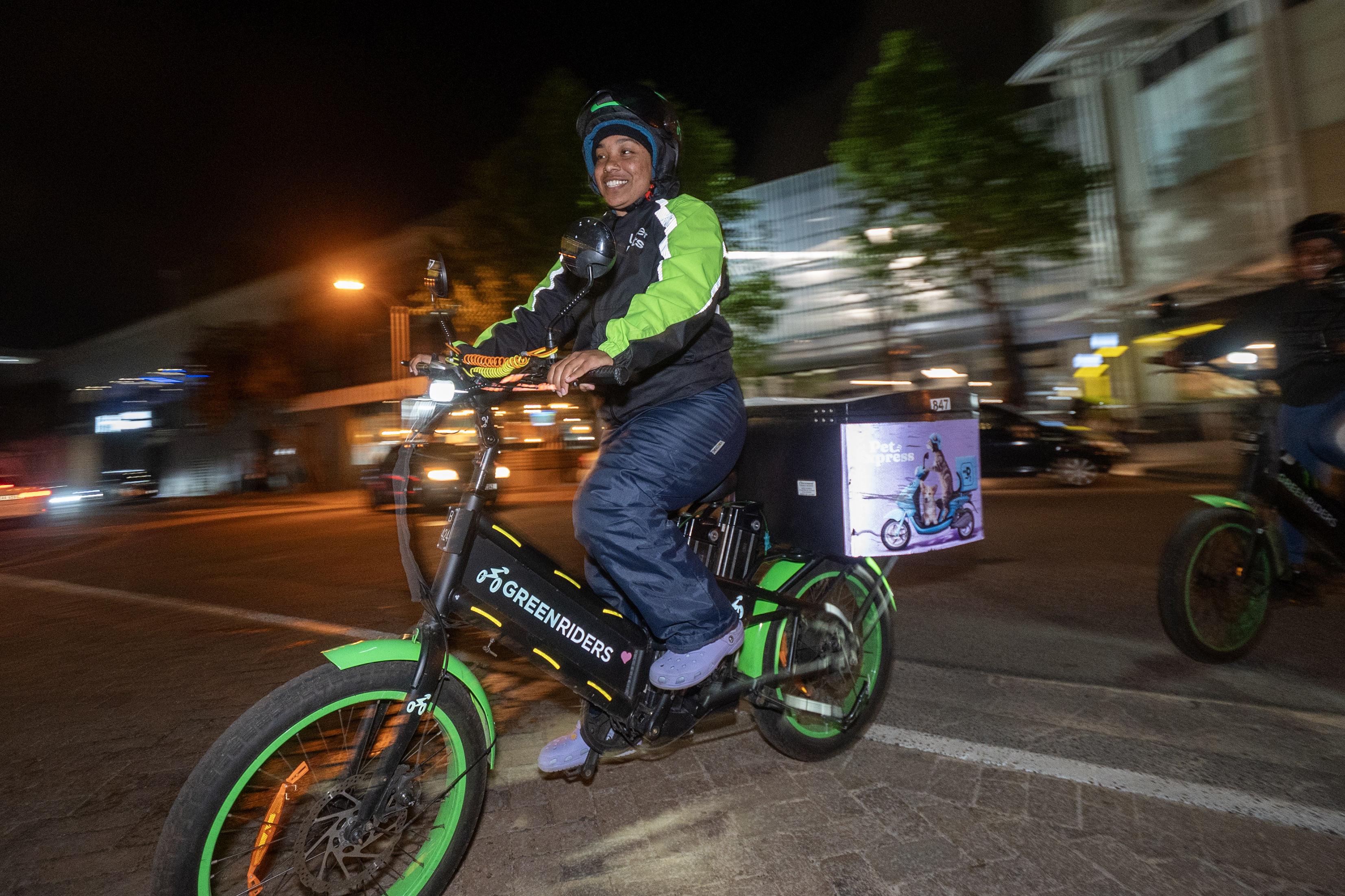 In photos: Teenager supports her family using an e-bike | GroundUp