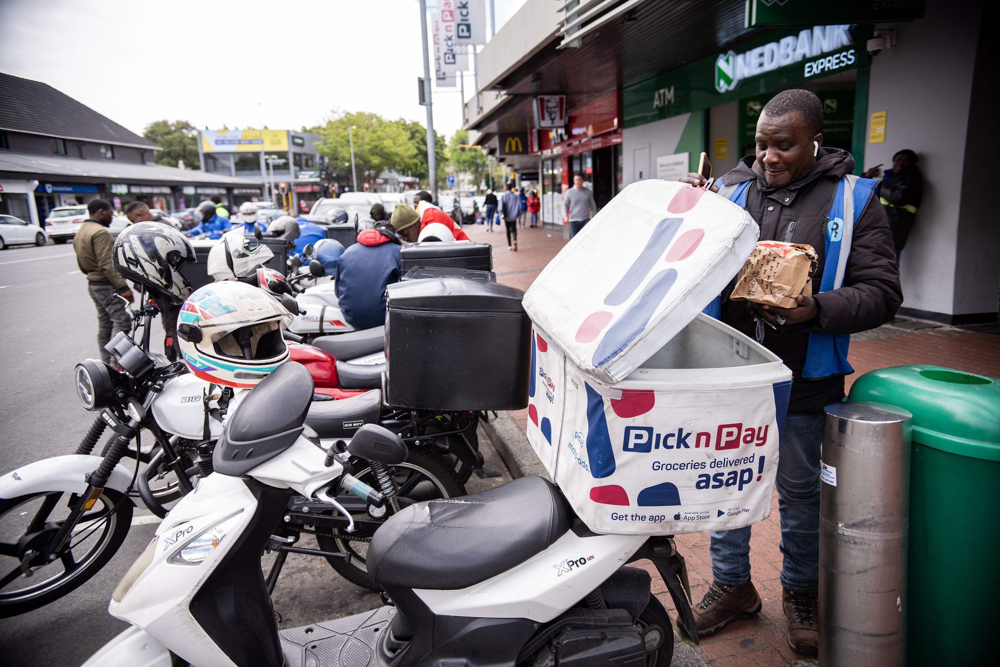 In photos: Bike delivery guys risk life and limb to deliver our goods